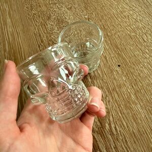 Skull glass shot glasses 
Great condition